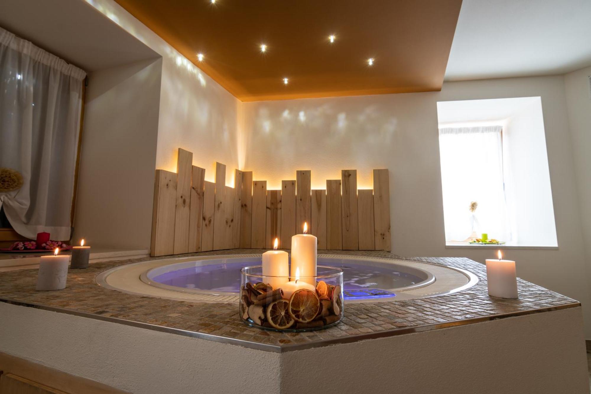 Aparthotel Dolomites Living&Relax Commezzadura Dış mekan fotoğraf