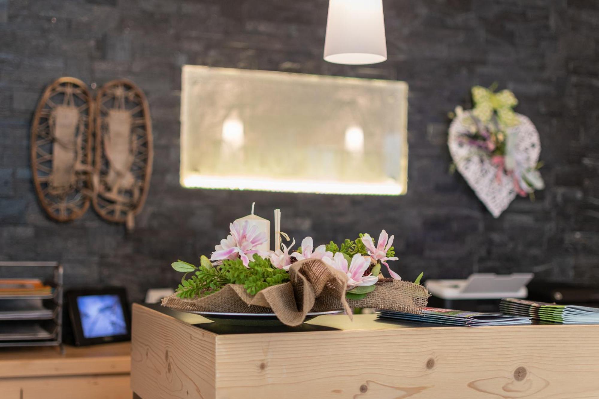 Aparthotel Dolomites Living&Relax Commezzadura Dış mekan fotoğraf