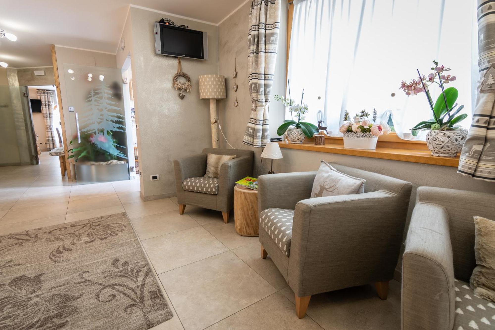 Aparthotel Dolomites Living&Relax Commezzadura Dış mekan fotoğraf