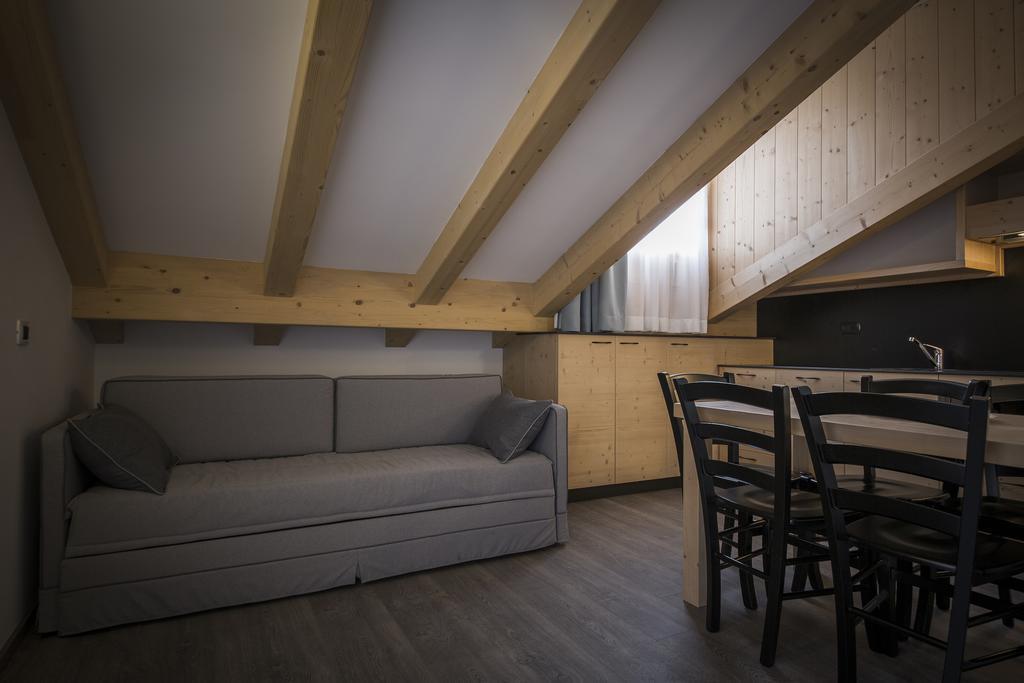 Aparthotel Dolomites Living&Relax Commezzadura Oda fotoğraf