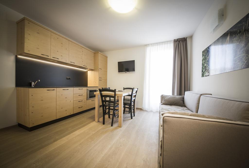 Aparthotel Dolomites Living&Relax Commezzadura Oda fotoğraf